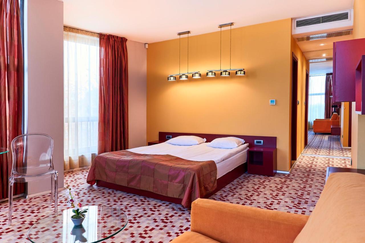 Monet Hotel 플로브디프 외부 사진
